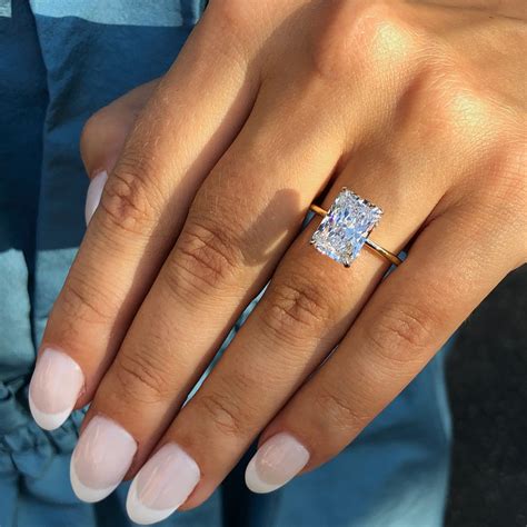 Ring .